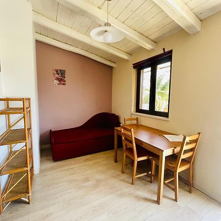 Borgo Camicia In Bed & Breakfast บาร์เชลโลนา-ปอซโซ ดี กอตโต ภายนอก รูปภาพ