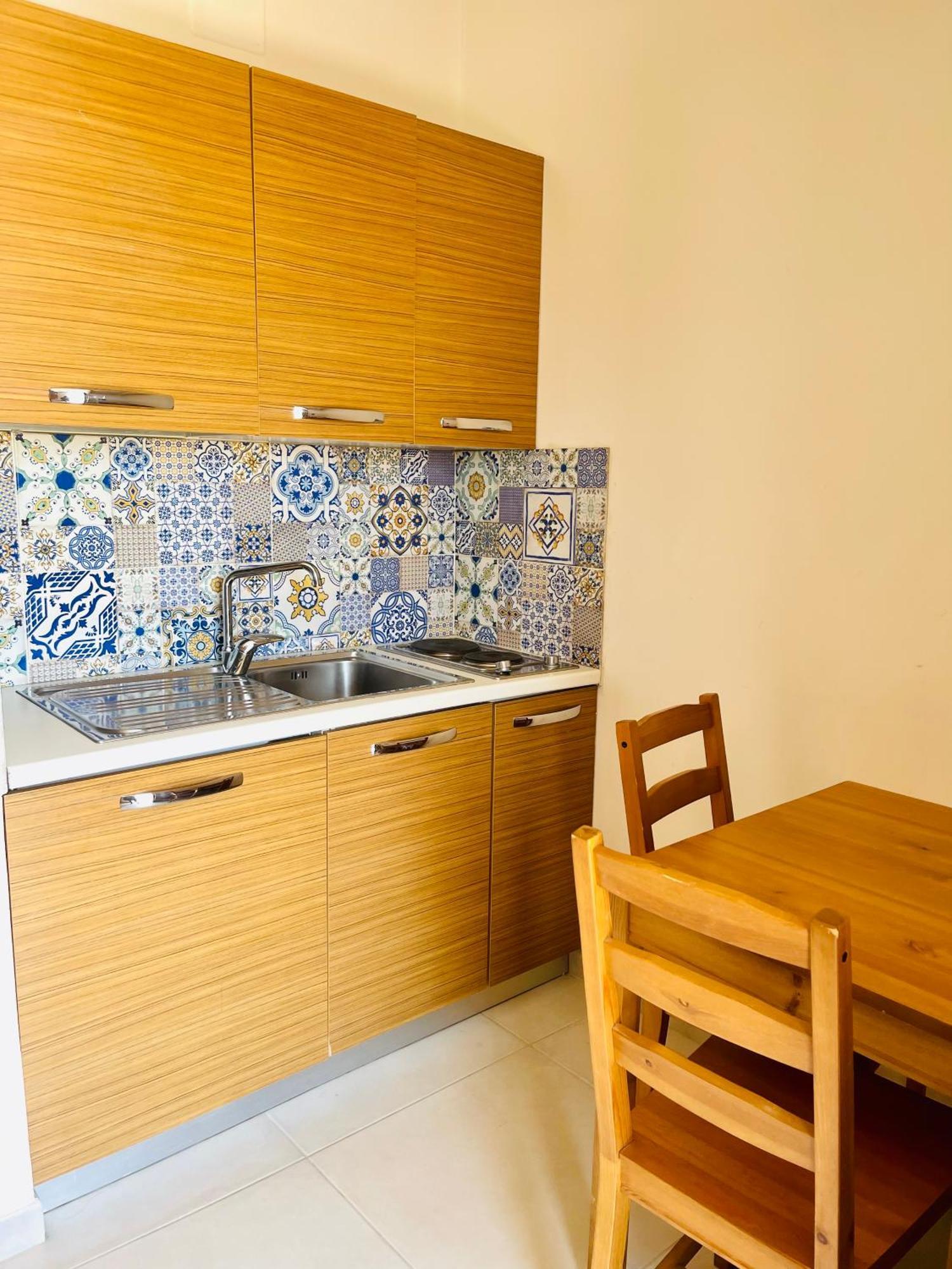 Borgo Camicia In Bed & Breakfast บาร์เชลโลนา-ปอซโซ ดี กอตโต ภายนอก รูปภาพ