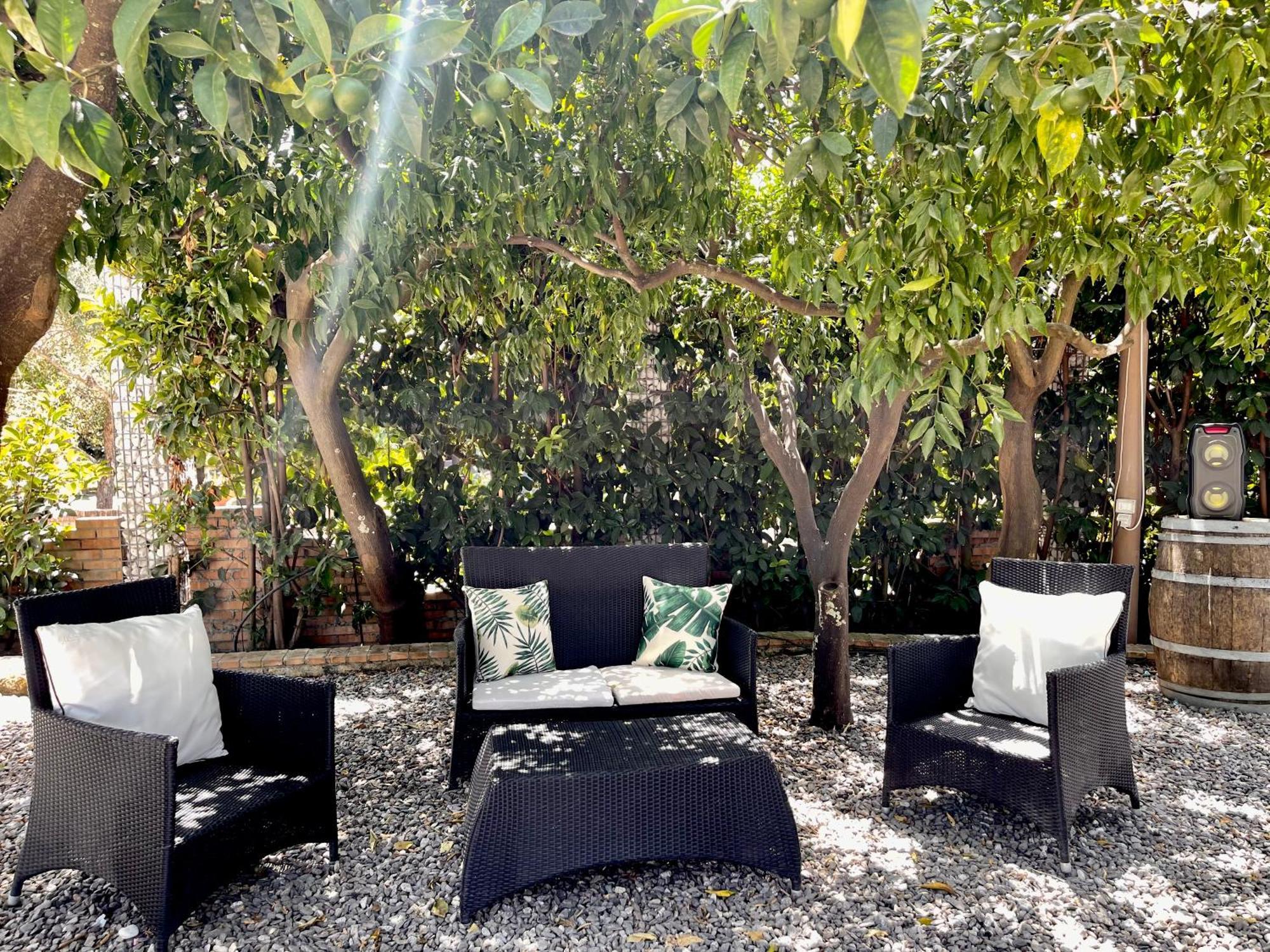 Borgo Camicia In Bed & Breakfast บาร์เชลโลนา-ปอซโซ ดี กอตโต ภายนอก รูปภาพ