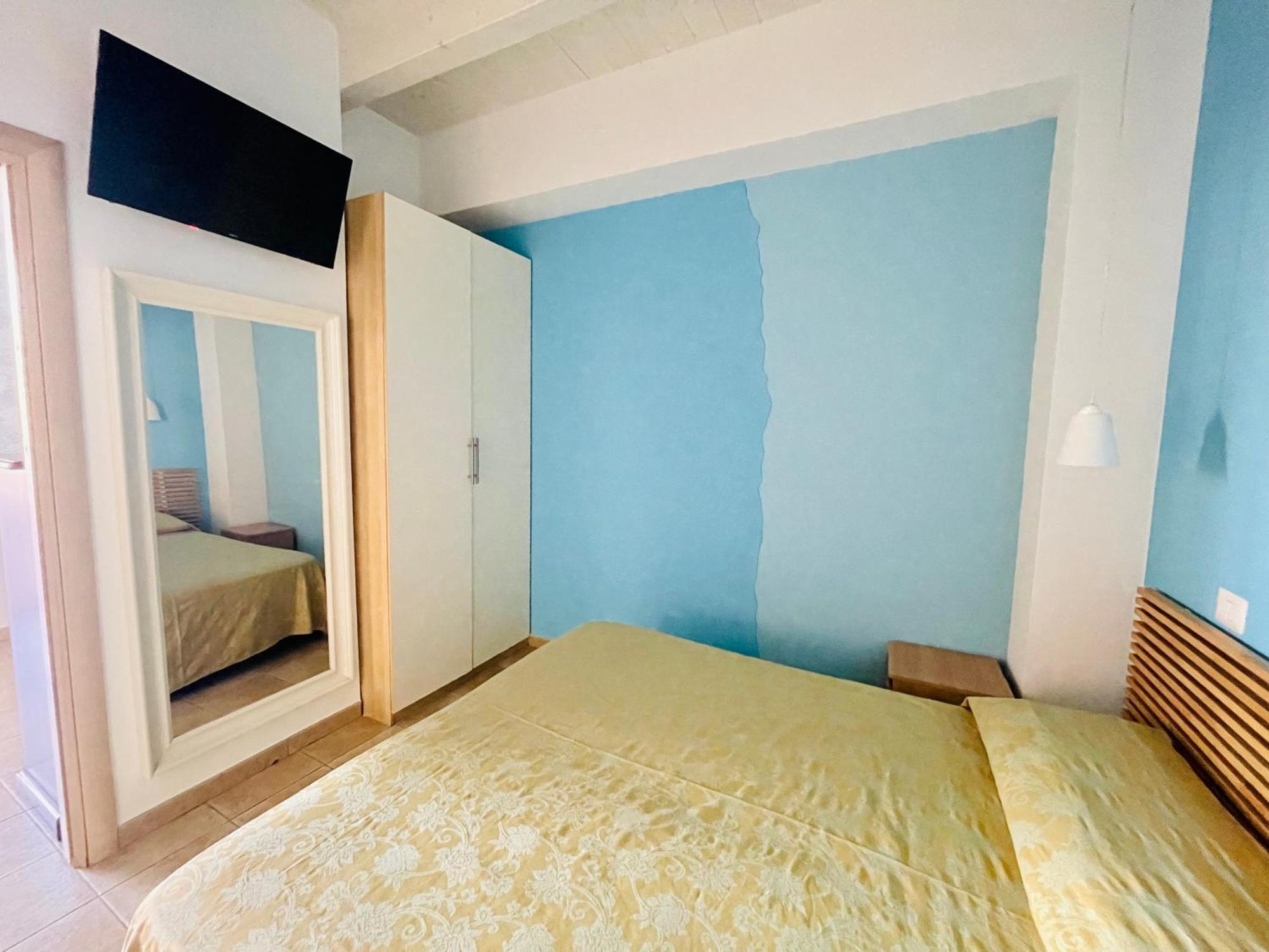 Borgo Camicia In Bed & Breakfast บาร์เชลโลนา-ปอซโซ ดี กอตโต ห้อง รูปภาพ