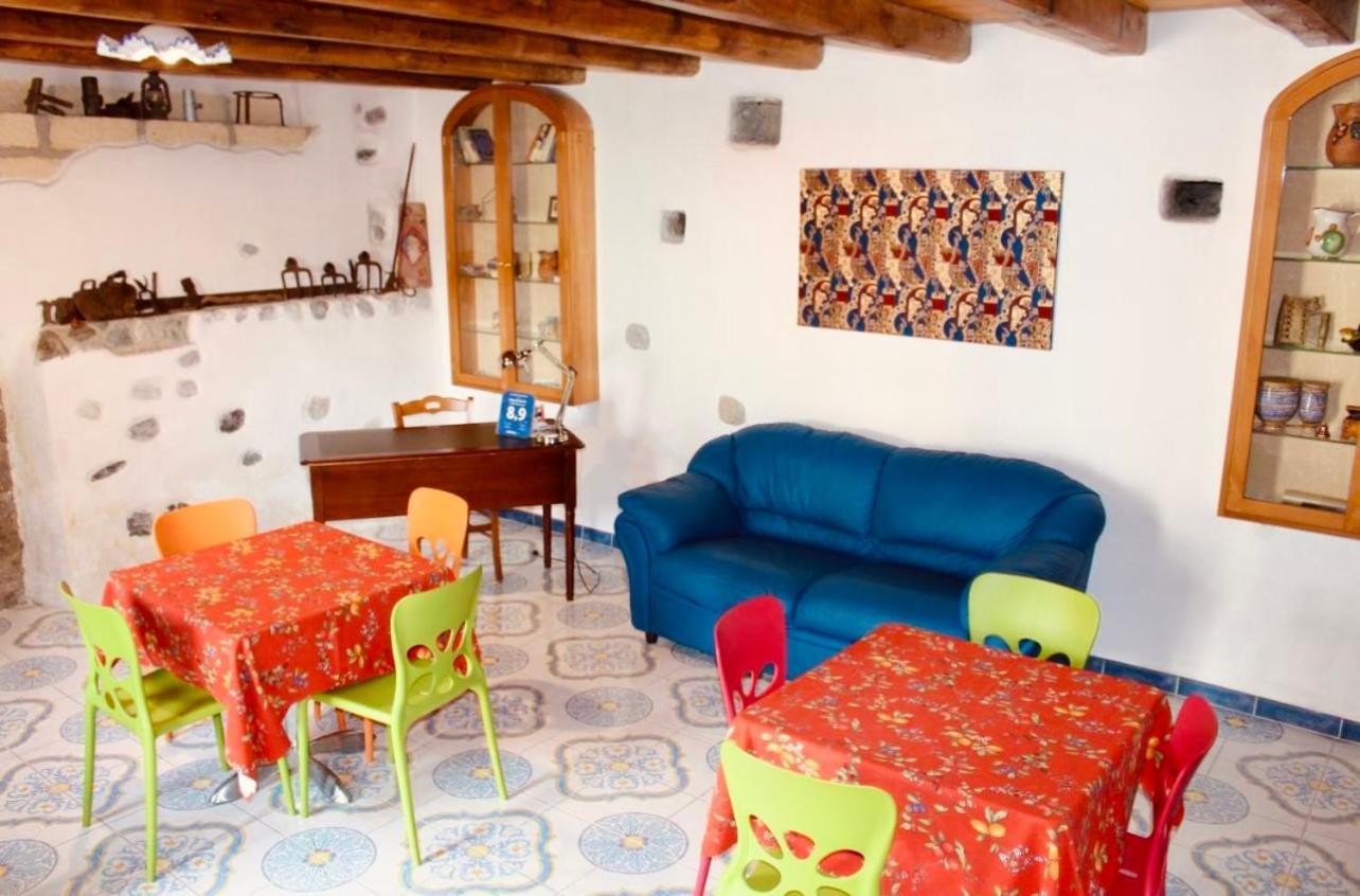 Borgo Camicia In Bed & Breakfast บาร์เชลโลนา-ปอซโซ ดี กอตโต ภายนอก รูปภาพ
