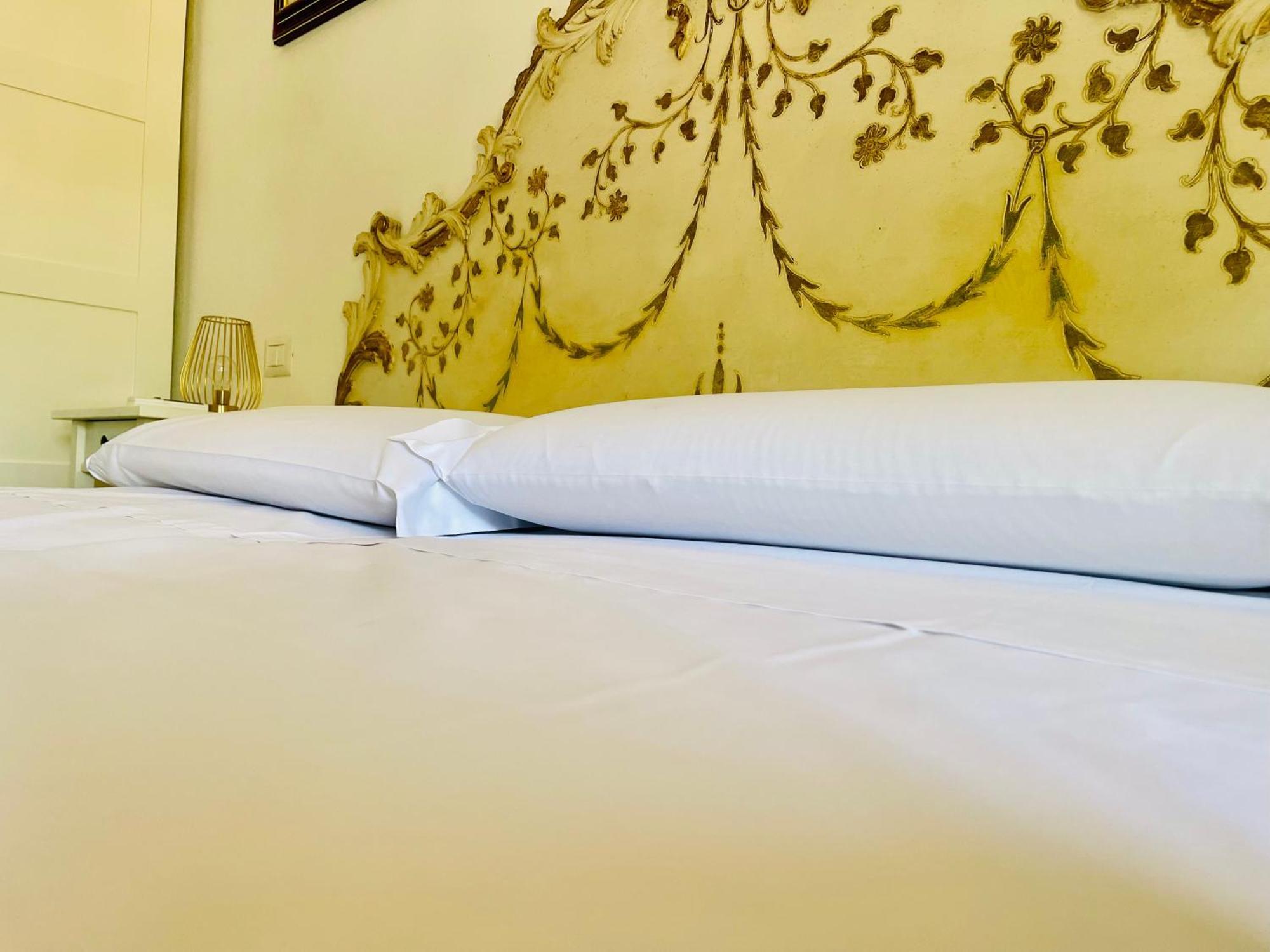 Borgo Camicia In Bed & Breakfast บาร์เชลโลนา-ปอซโซ ดี กอตโต ห้อง รูปภาพ